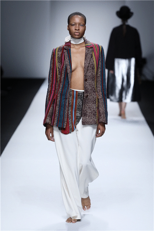 2014 2015 t台 时装秀 时装周 秀场 走秀 500_750 竖版 竖屏 gif